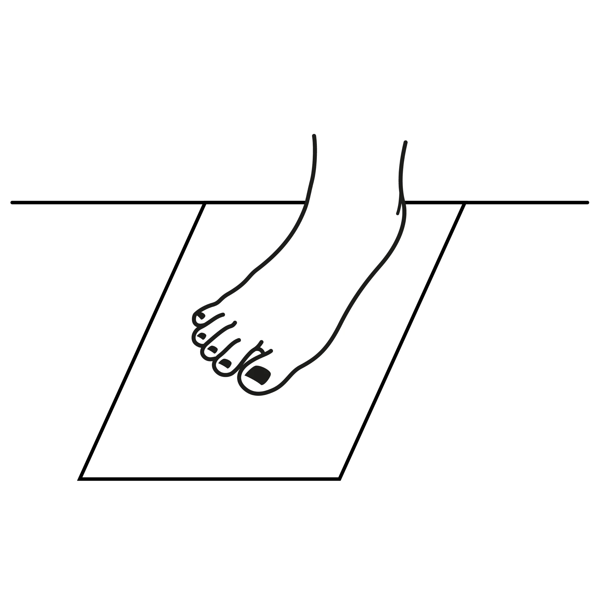 Pied sur un tapis rectangulaire.